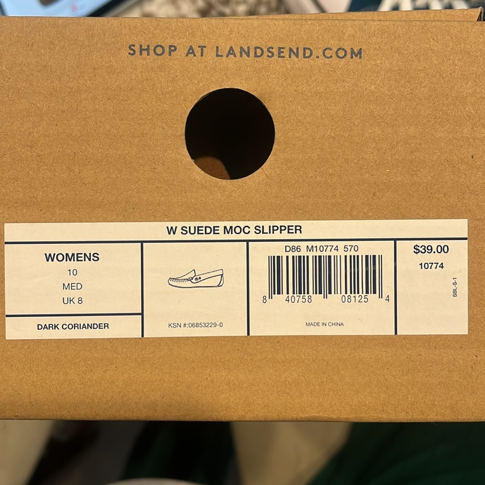 Land’s End Women’s Suede Moccasin Slippers - Picture 6 of 6